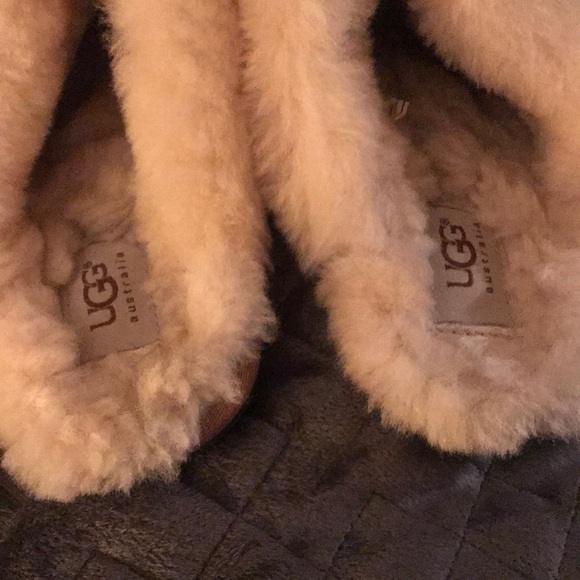 UGG slippers - Picture 2 of 5